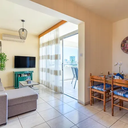 Blue Time 2-bedroom In דירה