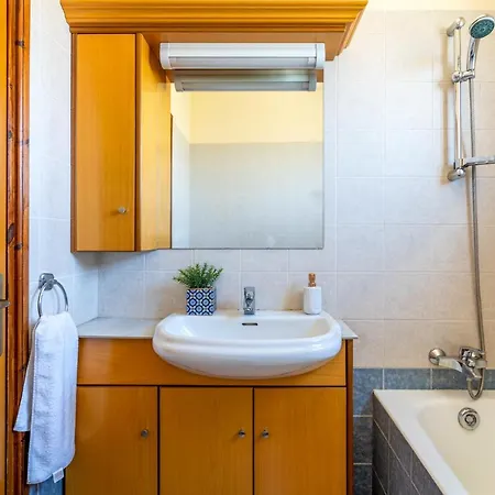Blue Time 2-bedroom In דירה