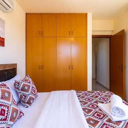 Blue Time 2-bedroom In * לרנקה