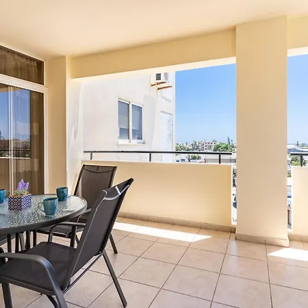 Blue Time 2-bedroom In דירה