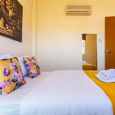 Blue Time 2-bedroom In * Ларнака