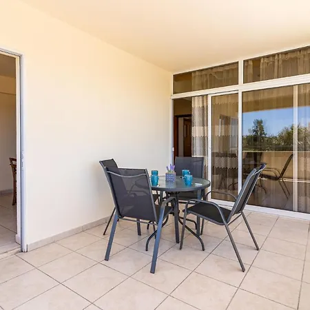 Blue Time 2-bedroom In Apartment Larnaca
